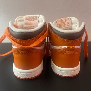 New Jordan 1s.size 5C